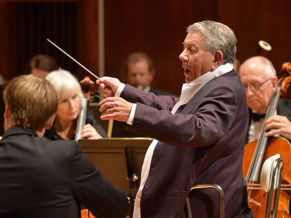 Raymond Leppard conducting